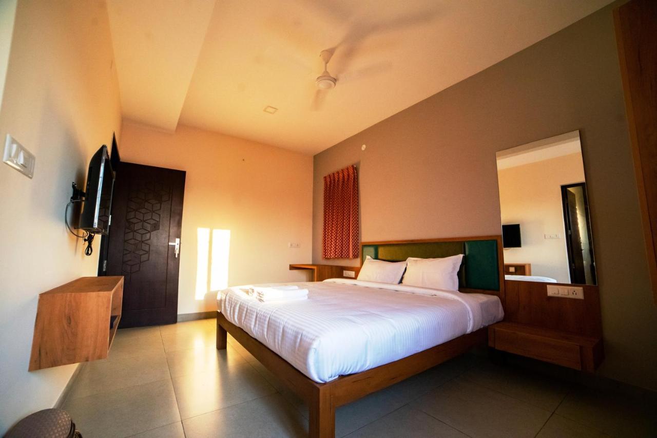 Sarvam Serviced Apartment โคอิมบาทอร์ ภายนอก รูปภาพ